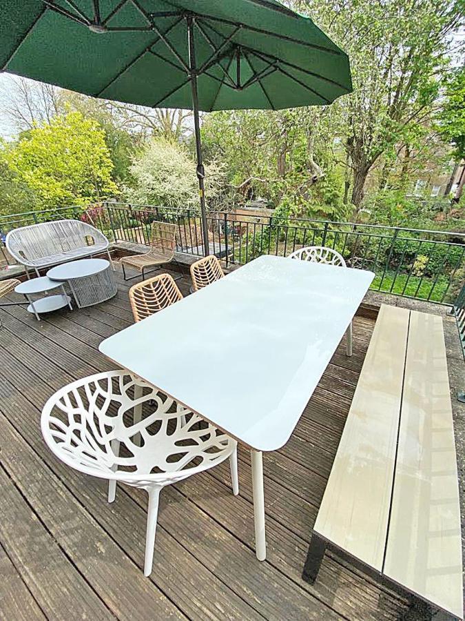 Amazing Holidays Home With A Terrace London Exterior photo